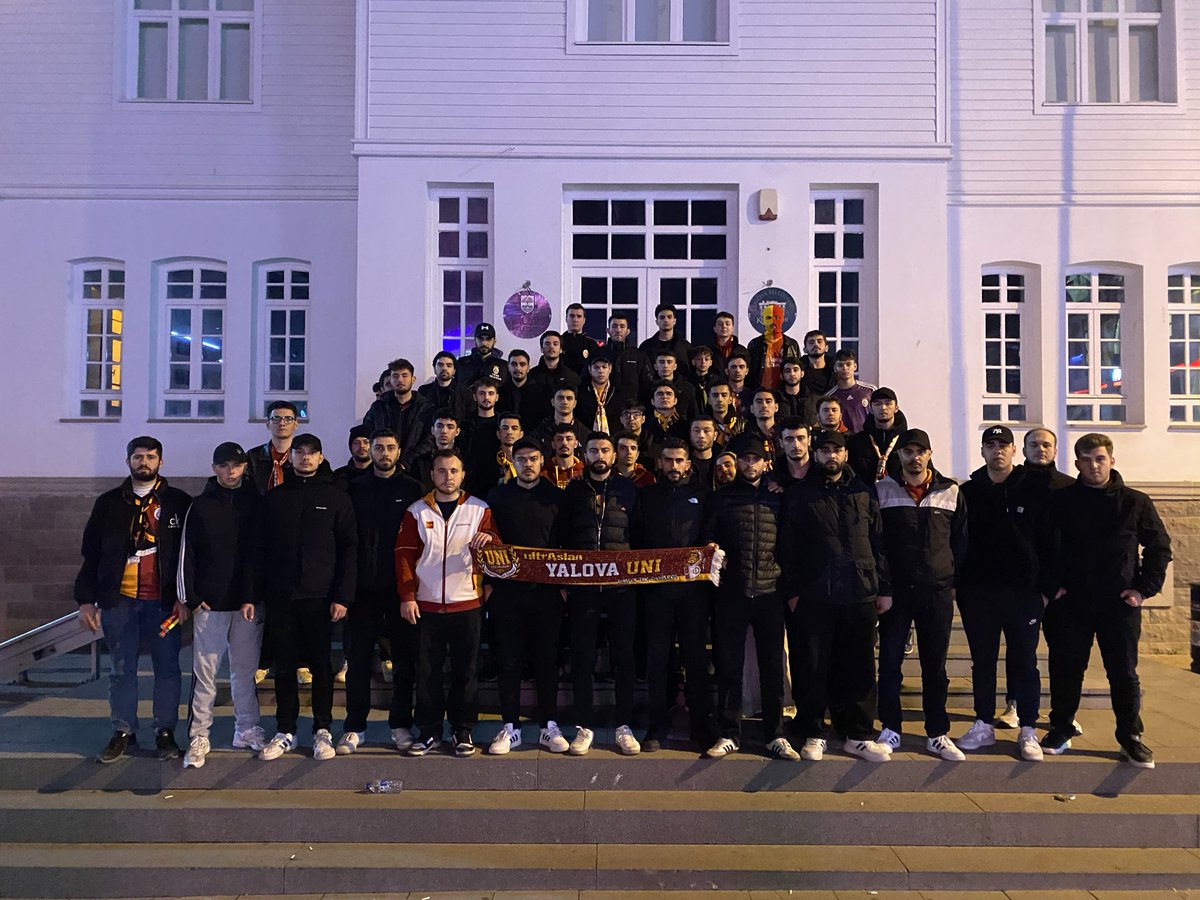 İyi Geceler #Galatasaray Ailesi ! 

#ultrAslanUNI