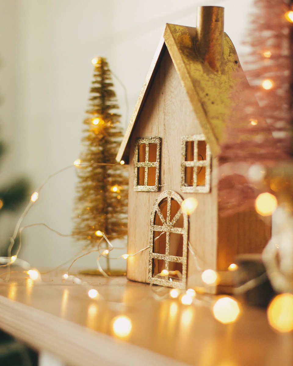 Deck the halls… and list them too! 🎄🏡

It might be the festive season, but it’s also the perfect time to prepare your property for a strong start to the new year.

Let Boxall Brown &amp; Jones help you make your next move 🎁

#BoxallBJones #Derby #EstateAgents #LettingAgents