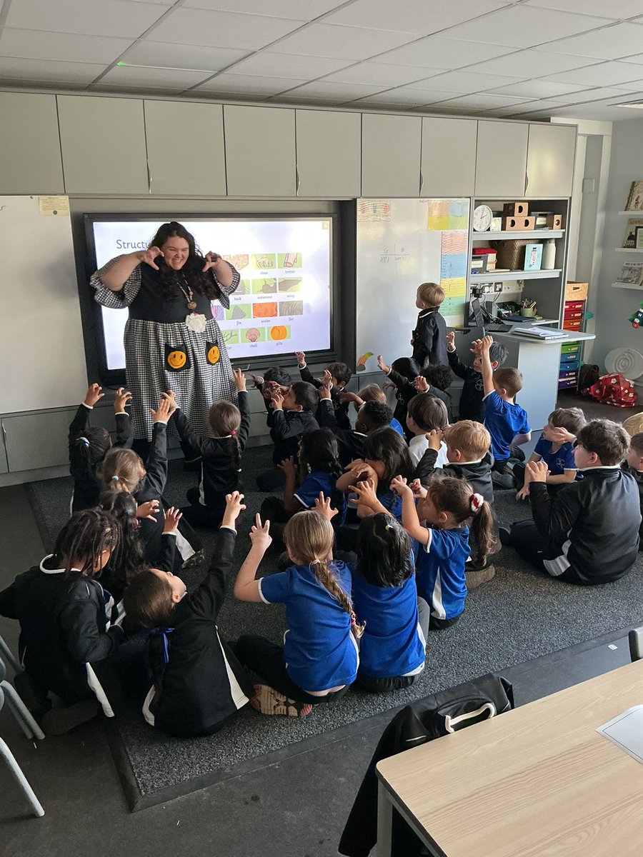 StCuthbertsPri's tweet photo. Year 1 explored the features of animals in science today. We revisited the categories of animals and began to notice their characteristics and where they would live. We looked closely at our chosen animal and the features that we could see! π¦π¦π
#StCuthbertsScience https://t.co/yljpQNxcqL