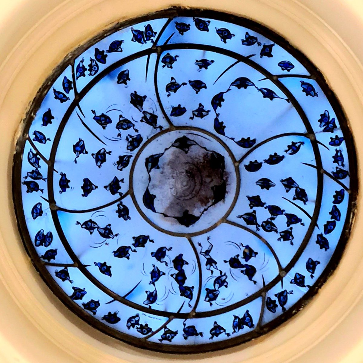 is_glasgow's tweet photo. A rather beautiful stained glass window by John Clark creates in 1997 for the National Piping Centre in Glasgow.
Cont./
#glasgow #stainedglass #window #stainedglasswindow #architecture #architecturephotography #windows #publicart #nationalpipingcentre https://t.co/4QkUSu7r00
