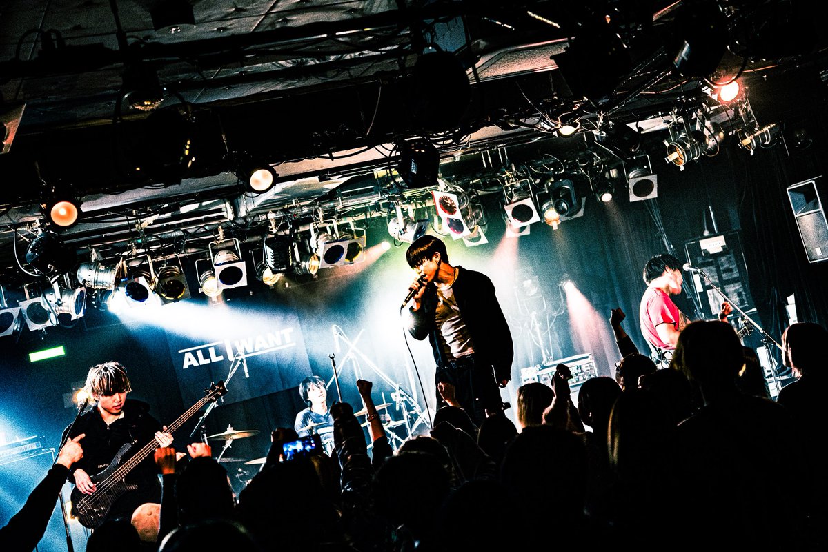 ALL I WANT tweet media