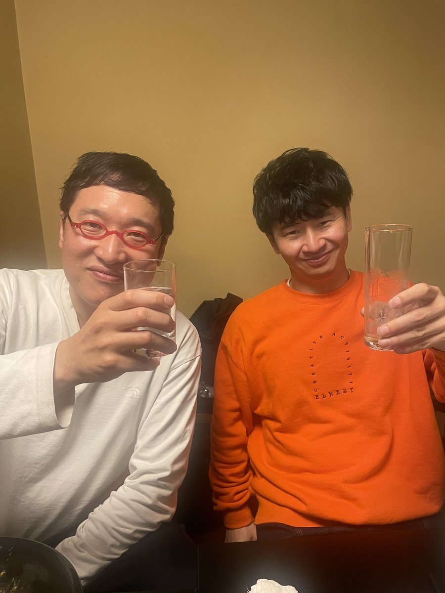 #たりないふたり
11年ぶりの2人揃った打ち上げ終了。
復活を見届けて下さったお客様、
ありがとうございました！
たりないふたりの漫才最高でしたよね？
…銃口でしょうか笑