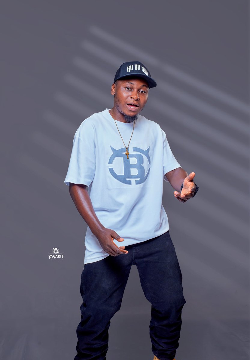 Wa roads dong chakara pot holes dey everywhere 
Wa leaders dey no care as far as they get their share
Legit bollo no still dey for inside this Mboko 
You no fit pass ENAM wey you nova even Choko
College graduates Dey for streets still di shomeh like Nanga