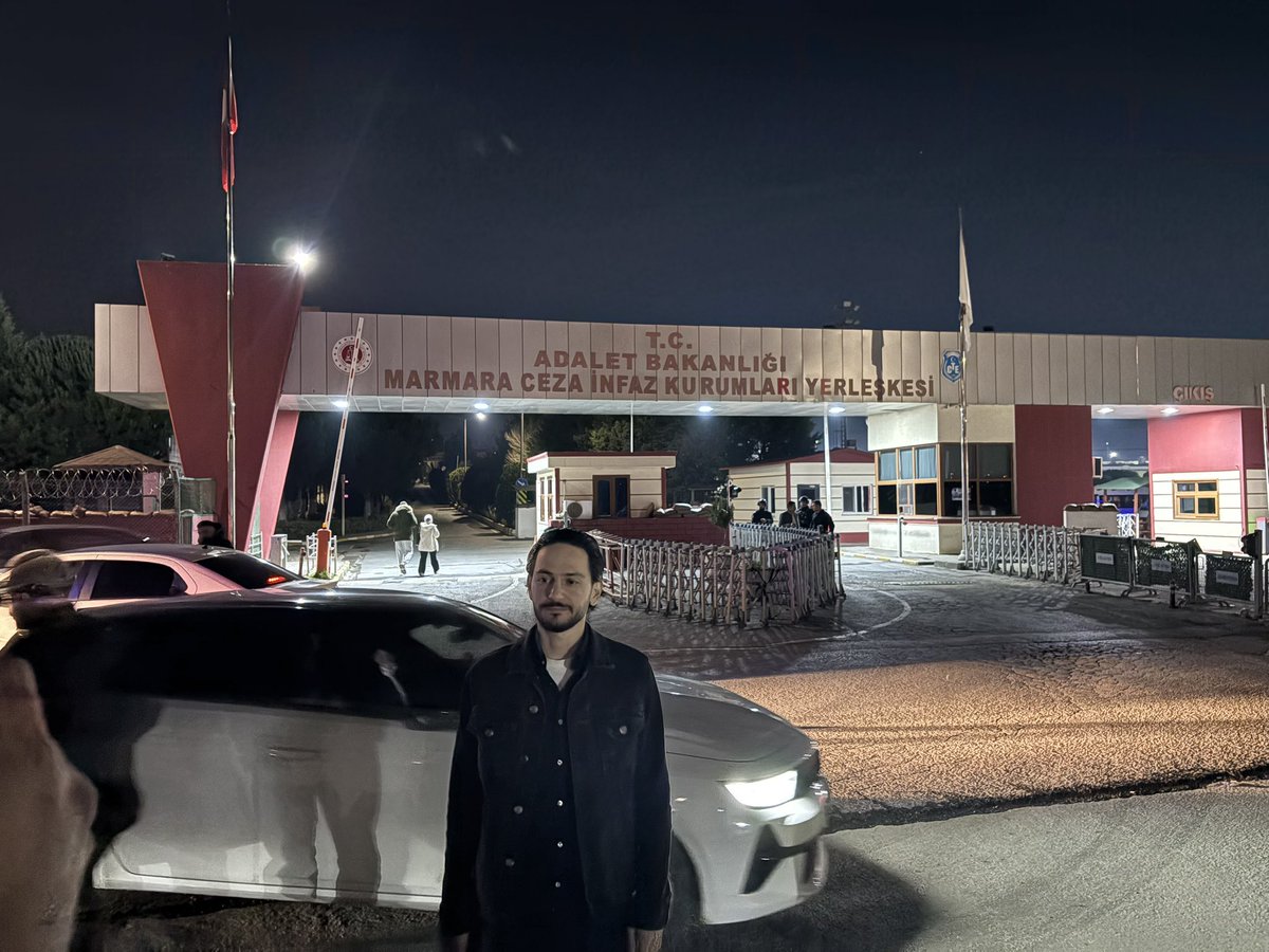 Gazetecilik kazanacak! 

Hoş geldin <a href="/frknkarabay/">Furkan Karabay</a> 🥳