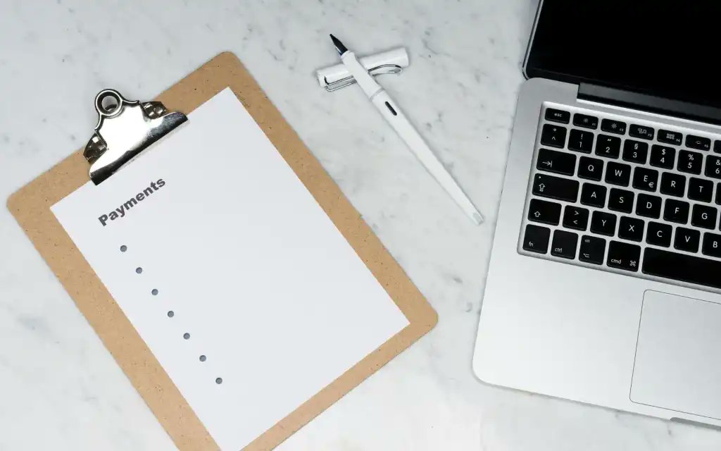 ComputerworldES's tweet image. Hacienda retrasa #Verifactu a Enero del 2027. Un movimiento que busca dar aire a miles de empresas para que puedan adaptar sus sistemas de facturación. La #facturadigital será el nuevo estándar y conviene estar bien preparados para esta transición fiscal. 
bit.ly/4rznM6T