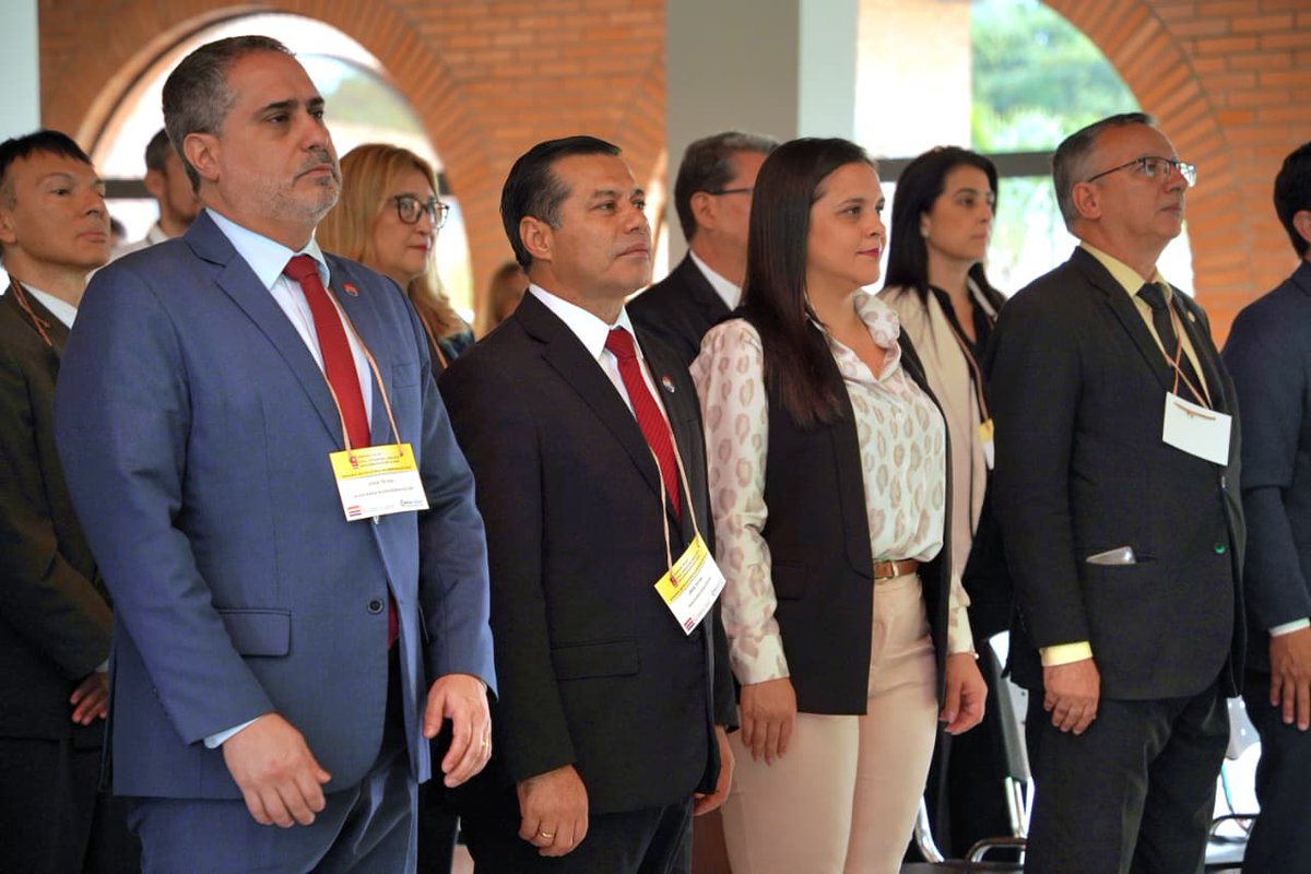 ⚡ En el III Seminario de Integridad, Ética, Legalidad y Anticorrupción, la ANDE promueve la ética y la transparencia para servir mejor a la ciudadanía

Toda la información 👇 
Web ▶️ tinyurl.com/3yjdx4ny

#GobiernoDelParaguay