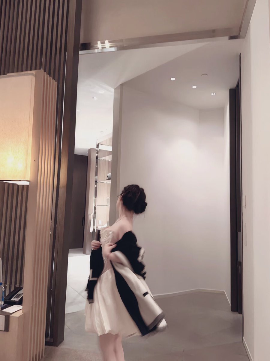 ChaffinNga's tweet photo. 我有点在意  反而故意保持着距离 https://t.co/G3TGyE11lF