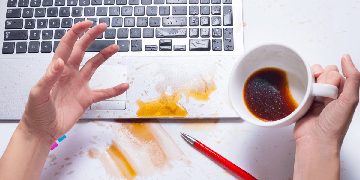 ehsanarj1's tweet image. افتادن گوشی، لیوان و اشیاء دیگر از دست، اتفاق ناخوشایندی است که همه بارها تجربه کردیم. استرس و عدم تمرکز از دلایل شایع آن است و نگران کننده نیست. اما اگر بطور مکرر رخ دهد باید جدی گرفته شود و بهتر است برای بررسی به متخصص مغز و اعصاب یا طب فیزیکی مراجعه کرد.
از #درد بدور باشید!