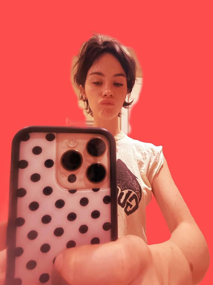 gracieabrams's tweet image. 💈😛