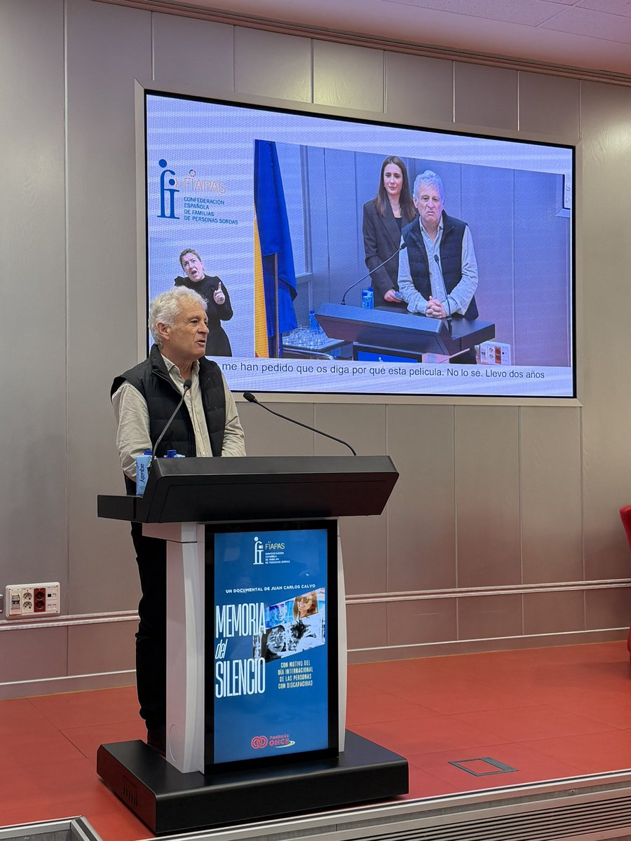 Juan Carlos Calvo: el director que convirtió experiencias personales en un relato colectivo.
‘Memoria del Silencio’ nace de su mirada… y de su sensibilidad 💛.
#Documental #MemoriaDelSilencio #FIAPAS <a href="/Fundacion_ONCE/">Fundación ONCE</a>