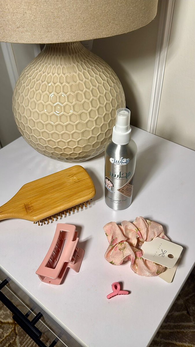 الزيت الوحيد اللي اخذته وماندمت غير من شعري 180 درجه طول وكثافه ونعومه 😩💗

تاخذونه من هنا 👈  mahasin-store.com
ومع كود ( FNT ) بيكون أرخص 🌸🫧