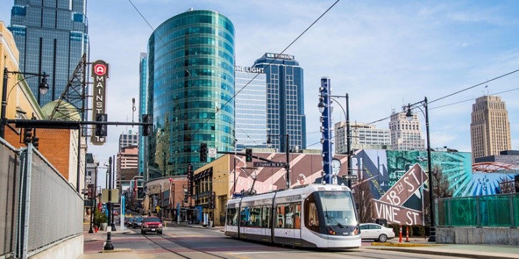 balleventcenter's tweet image. If you are planning a wedding in Kansas City, you will want to share this list with your guests! Ball Event Center has made a list of things to see and do while visiting KC!  

Complete list - balleventcenter.com/everything-kc-… 

#balleventcenter #thingstodoinkc #whattodoinkc #kansascity