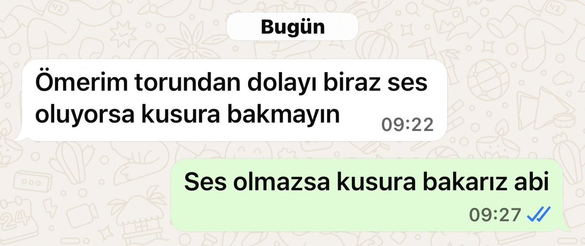 Üst komşumuzun altı aydır yollarını gözlediği torunu geldi. İlk iş bana mesaj atmış. Nezakete, hassasiyete bak. Dünya böyle güzel insanlar hürmetine ayakta.
