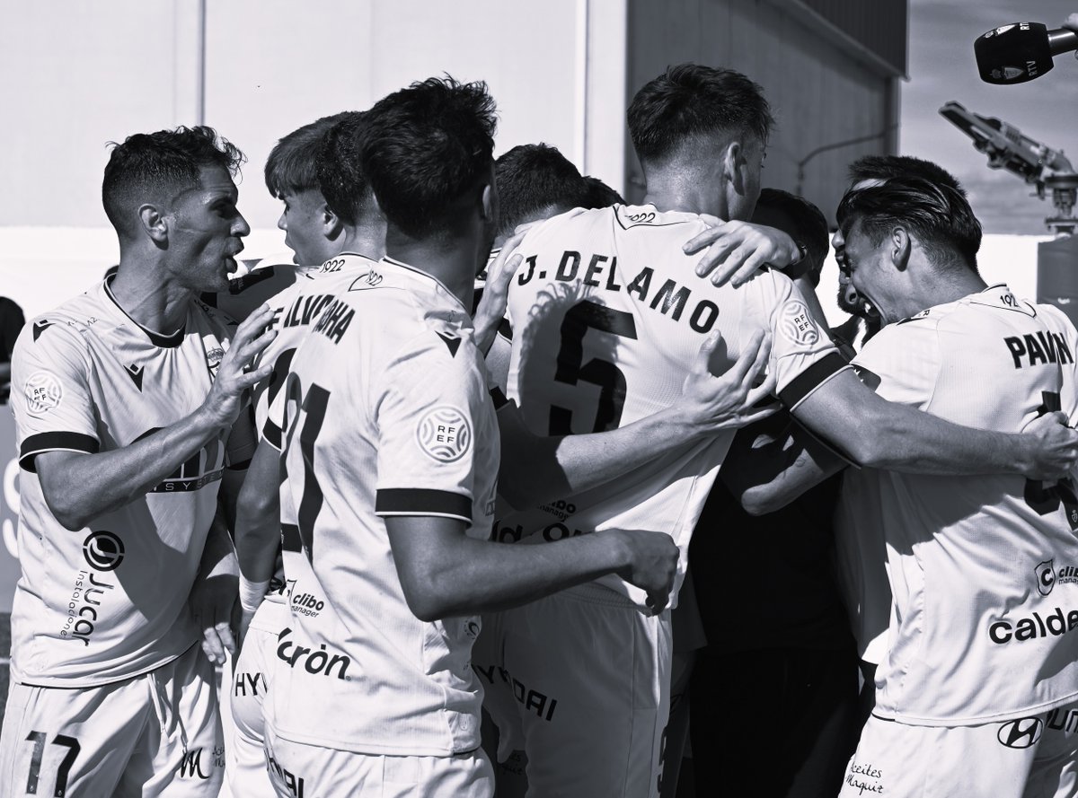 𝗡𝗼𝘃𝗲𝗺𝗯𝗲𝗿 𝗗𝘂𝗺𝗽 ⚪⚫

Un mes, mil instantes capturados

#RealJaénCF2526 #NovemberDump