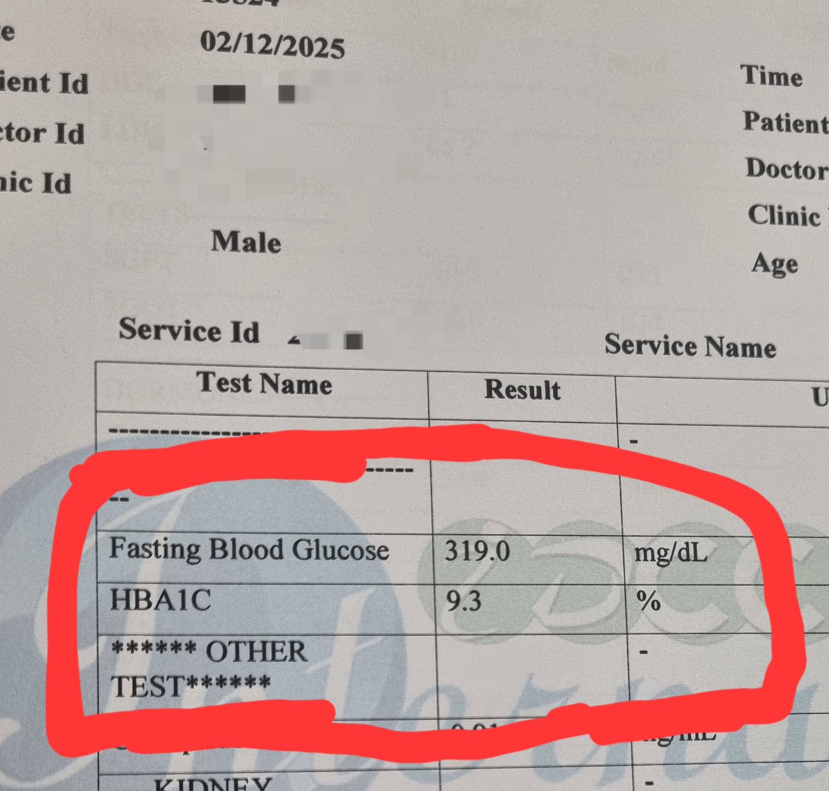 🔴 احذرو النصابين في الطب، 
و هم كثير للأسف  🔴

■ من عيادتي اليوم:

رجل خمسيني متعلم، مصاب بالسكري 
يراجع في عيادتي، وكانت أموره
ممتازة الحمدلله 
- السكر التراكمي  ٦.٧%  😍✅️ 

⬇️ 

بالصدفة سمع من زملائه عن طبيب من دولة عربية (طبيب لكنه يشتغل نصاب)
 يدّعي أن لديه نظام غذائي