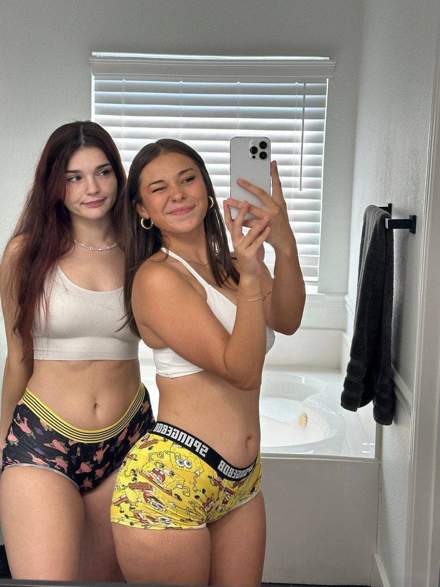 summerxiris's tweet photo. left or right https://t.co/L7NnBFPOzJ