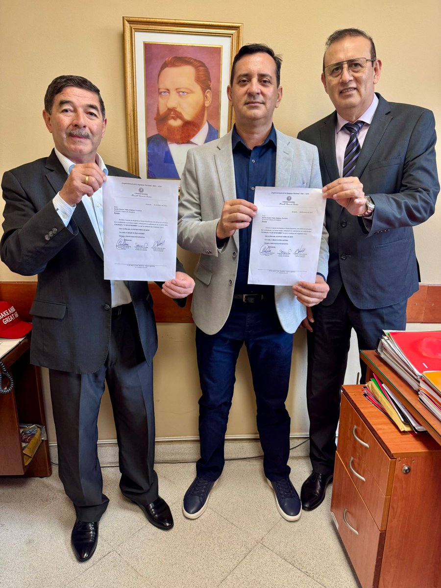 CuartoPoder_Py's tweet image. #SoyViral Parece que hasta Bernardino Caballero se sumó a la salida de la bancada de HC...