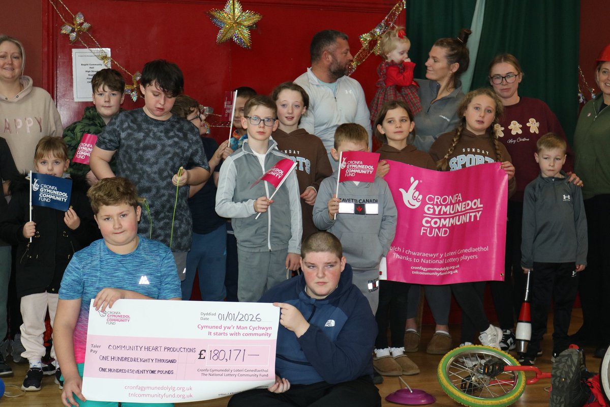 Brilliant News 🎉 The National Lottery Community Fund/ Cronfa Gymunedol y Loteri Genedlaethol have funded our Nature Link project 🦊🐝 we have been awarded £180,171 over the next 3 years to connect people to nature. Today, some of our supporters were helping us celebrate.