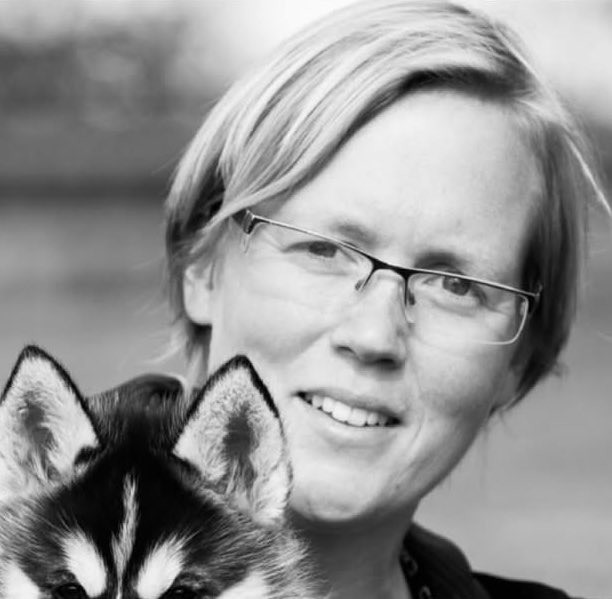 Tschüss, Alex. Mach’s gut. 😭
Du warst die beste Trainerin, die mir passieren konnte. Ohne dich wäre ich nie das BorderCollie-Mädchen geworden, das ich heute bin.🖤
Wir vermissen dich jetzt schon furchtbar.💔
Mädels geht zur Vorsorge #fckcancer