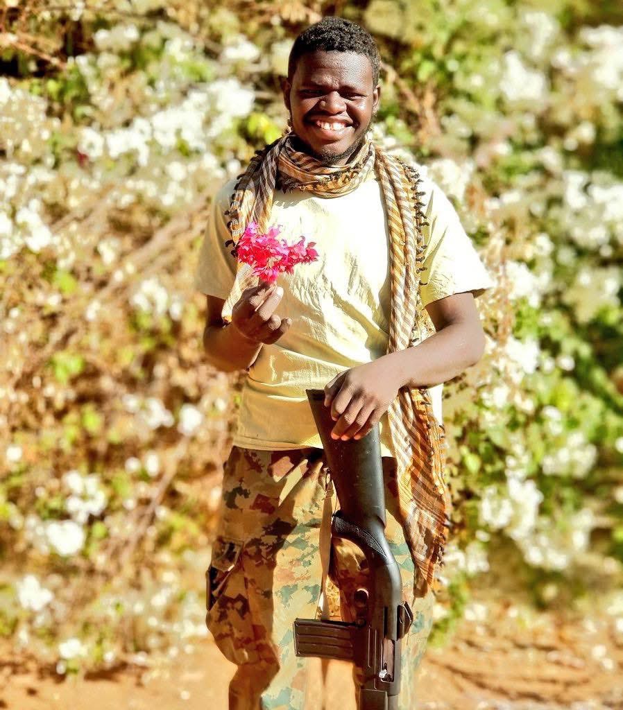 أخي إن تغشتنا بزخرفها الدنا، وإن قعدت منا القوى والعزائمُ
ذكرناك فالعهد القديم موثقٌ، وميعادنا أن نلتقي بك قائمُ