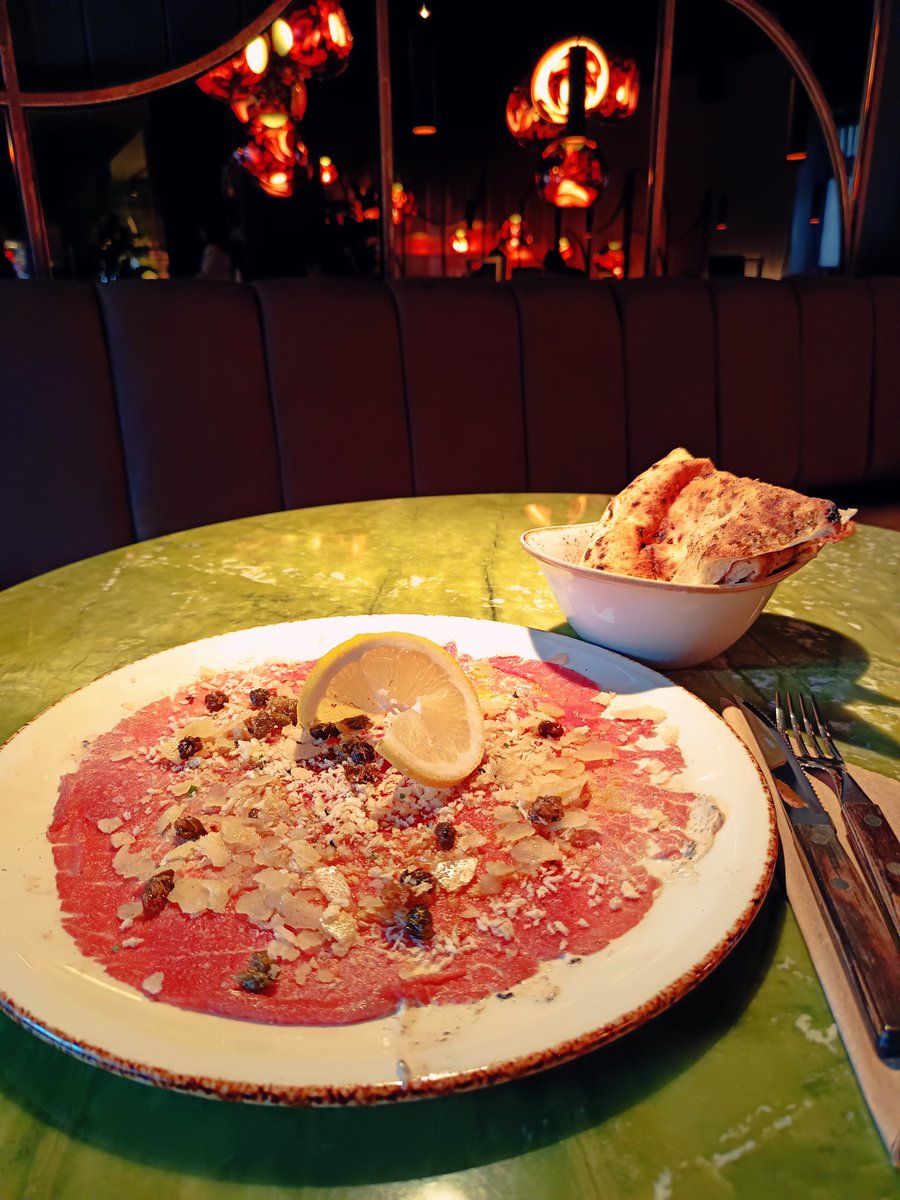 Mistress_Zahra's tweet image. Dusk over the city, latte macchiato within reach.
Beef carpaccio to start, matching soles for the perfect rhythm – before you surrender.
Meet me for a discreet dinner to lay the foundation for your submission.
Who's ready for a FLR ?

#DinnerDateVibes #SkyBar #DominatrixStyle…