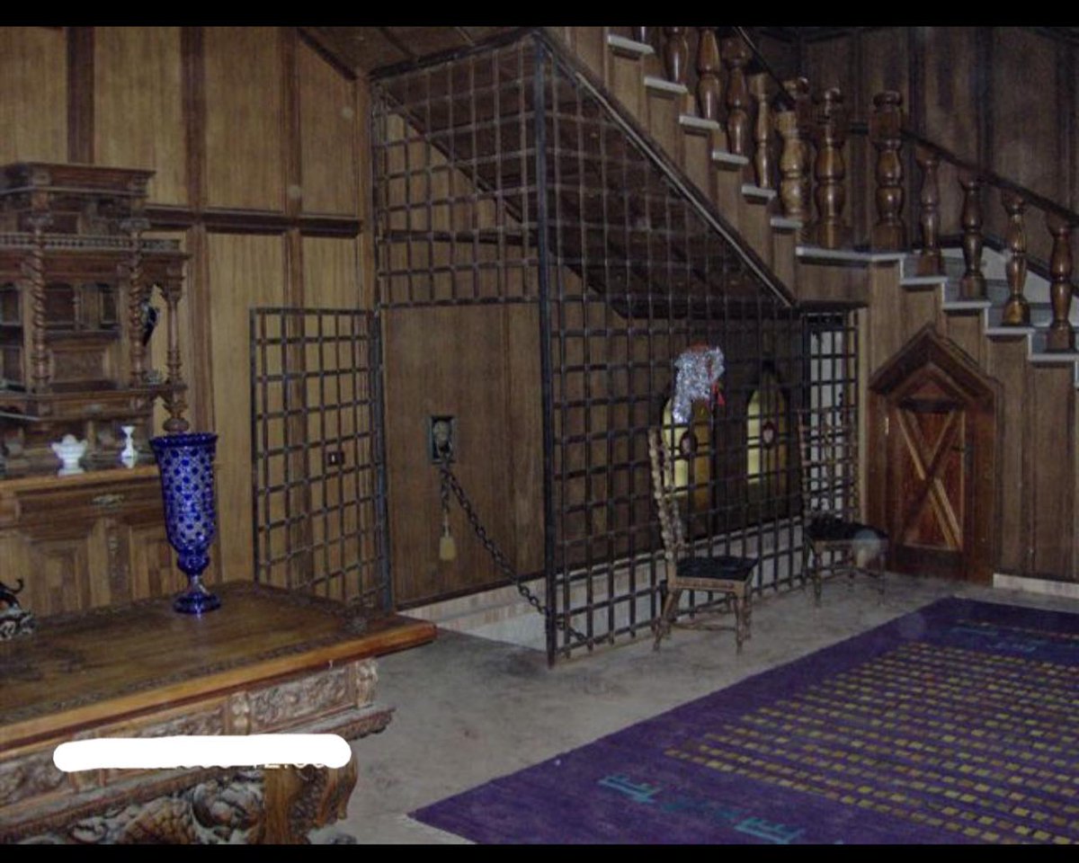 TimurNegru's tweet image. Client: &quot;I want a nice holiday home in Southern Italy that&apos;s big enough for the whole family.&quot;

Me: Here is a fortified castle with real battlements, 5 hectares of olive groves, and... a dungeon.

Asking price: €350k ($400k).

(Look at the rest of this place) 👇