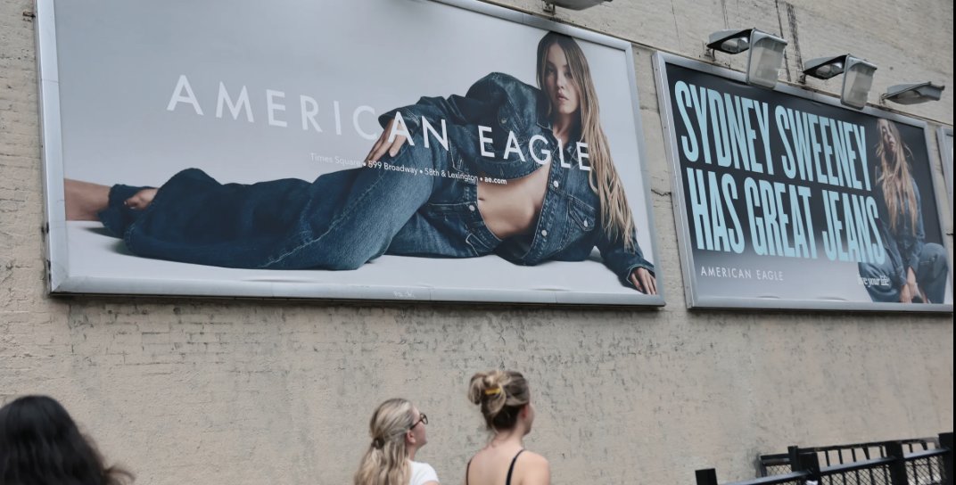 stocksnipa's tweet image. AMERICAN EAGLE OUTFITTERS $AEO REPORTS EARNINGS TODAY AFTER CLOSE

HERE&apos;S EVERYTHING YOU NEED TO KNOW

DATA VIA: @EarningsHubHQ 

EXPECTING NUMBERS: 4:00 PM EST