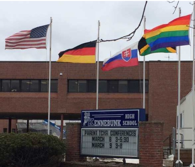 #Maine #MEpolitics #Boston 
Boston Nat. Park Flies Trans Flag Instead of State/USA

People in the northeast are starting to wake up &amp; more attention is being drawn to our corner of the country.  On the west coast you have towns that now fly ONLY the Pride/Trans Flag as their New