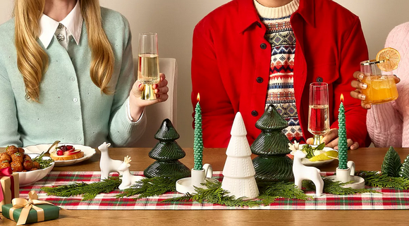 IsabelMari3676's tweet photo. The holidays start here!
Explore The Everything Christmas Market at Target. Décor, gifts, lights, ornaments &amp; all things merry.
Shop the magic → https://t.co/B9eyV9RNfD
 #Target #TargetHoliday #ChristmasMarket #HolidayDecor #MakeItMerry #FestiveFinds #TargetHome https://t.co/914eKYVUfi