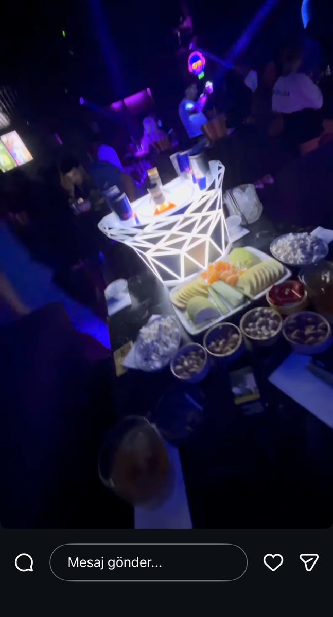 mubyaz's tweet image. Diğer storysinin ne olucağını gerçekten kestiremediğim tek kişi