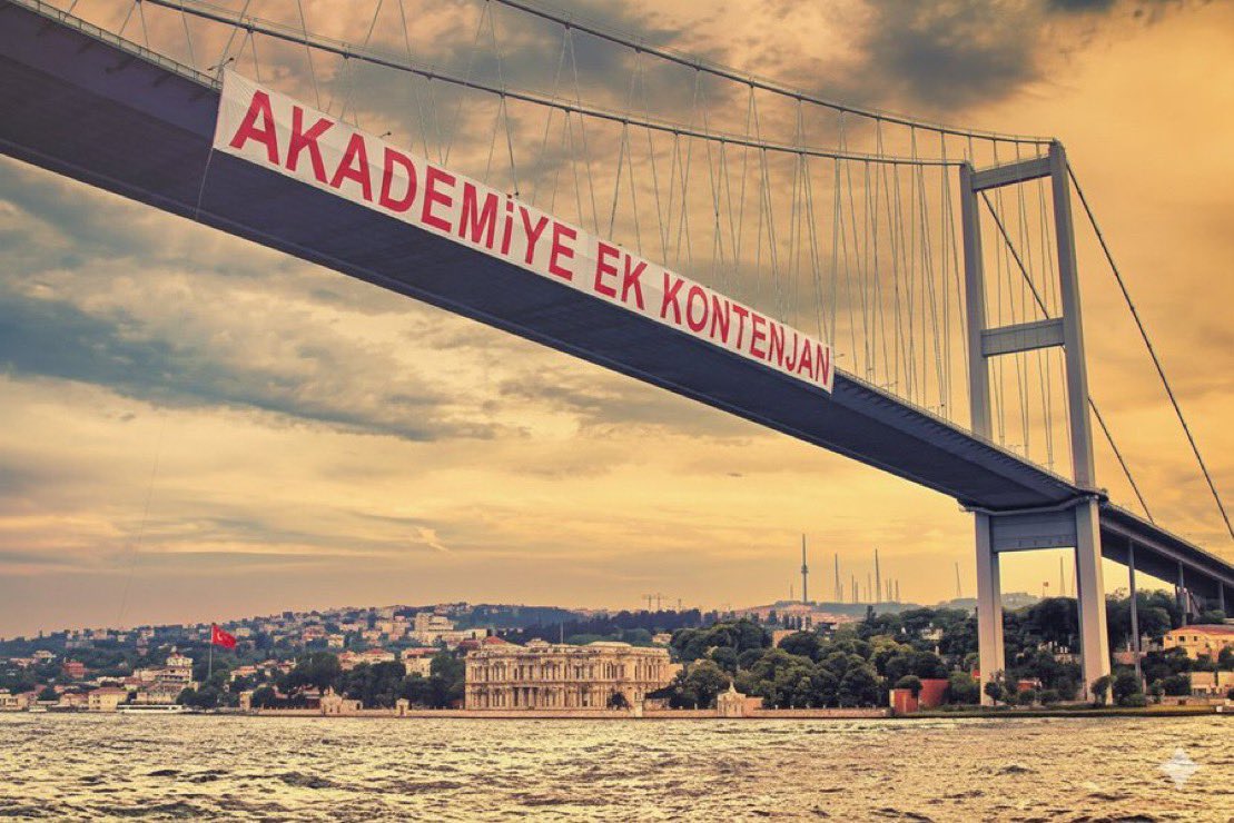 Madem bütçede para var; eğitimde kalite ve istikrar için ücretli öğretmenlik değil, kadrolu istihdam yapılmalıdır. Yıllardır atanmayı bekleyen öğretmenlerimizin emeği daha fazla görmezden gelinemez!
#CumhurdanAGSye20Bin