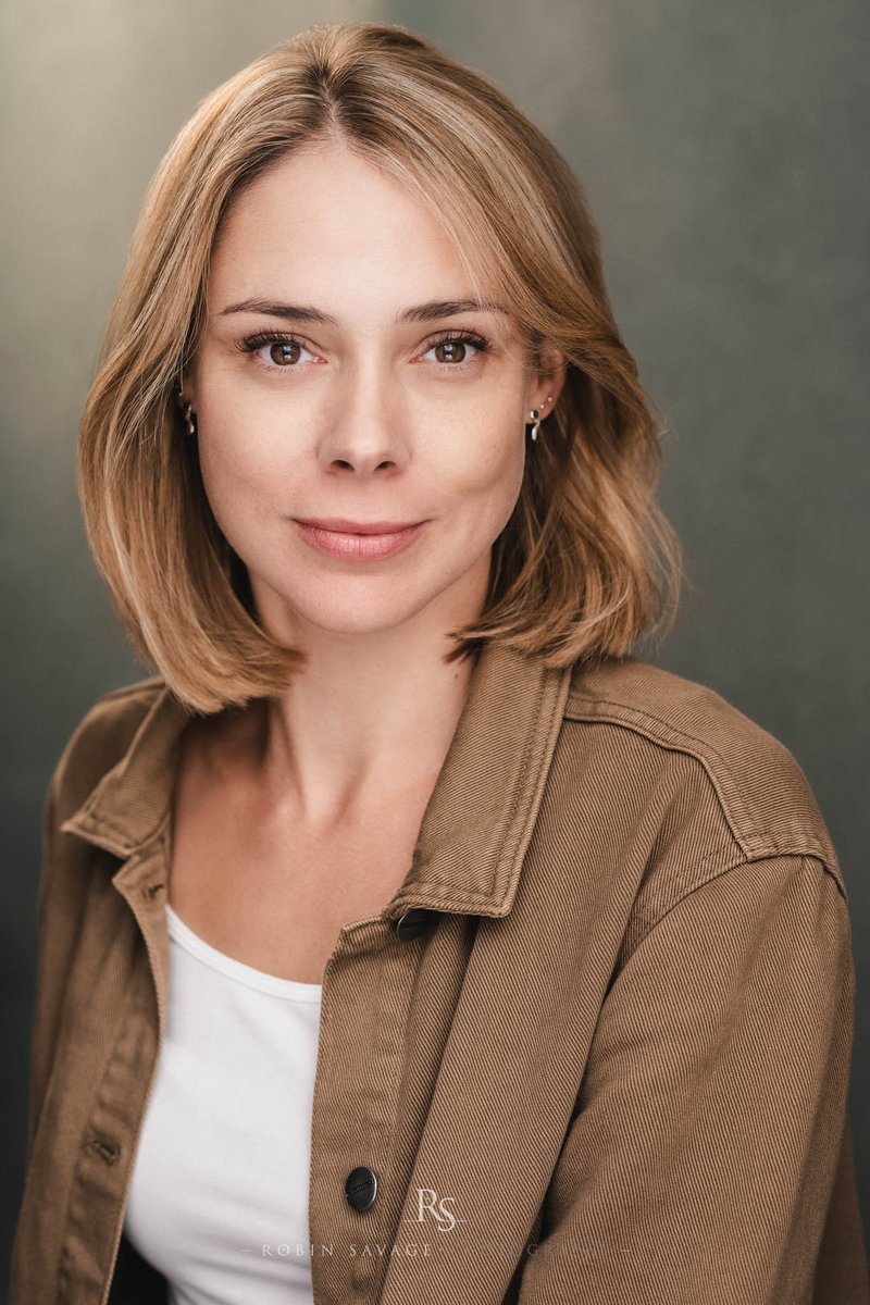 Lizzie Davies <a href="/LizzieDavies1/">Lizzie Davies</a> 

REP: Carina Skinner Management

robinsavage.co.uk

#actor #headshots #theaphp #TheHeadshotHut