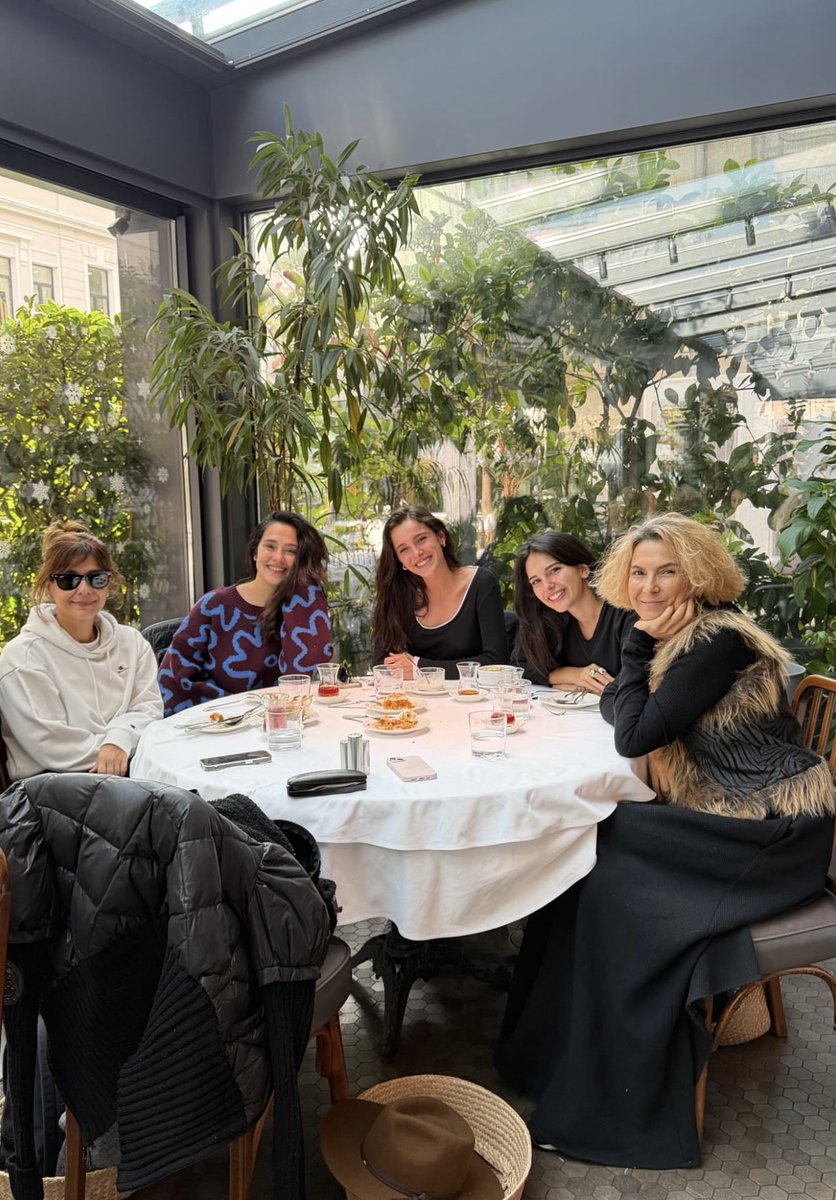 حلوووياتتت الصيف الاخير اجتمعوووا💘💘💘💘