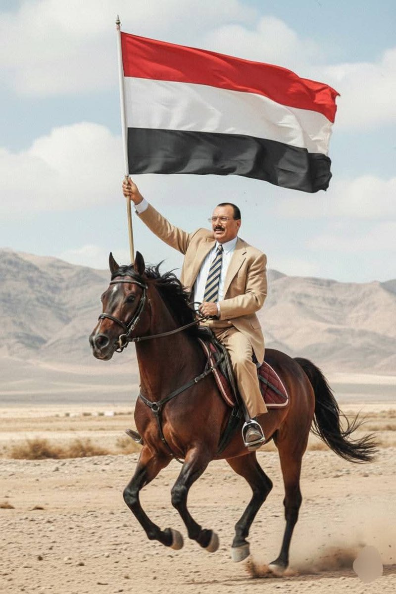 قبل فترةاشتدت ازمة الوقود في صنعاء
فتم تخصيص محطة لسيارات الرجال و محطة آخرى لسيارات النساء
ولكن احداهن ذهبت مسكت طابور في محطة الرجال
فقالوا لها هذه محطة للرجال
قالت اصلا وين باقي رجال
والله بعد موت علي عبدالله صالح
ما عاد في اليمن ولا رجال