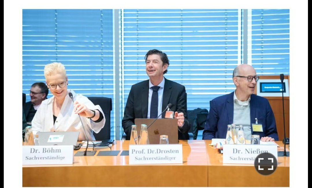 Symbolbild für die strunzdämlichen Fragen, die Christian Drosten gestellt wurden. 

Humor ist, wenn man trotzdem lacht. 😁