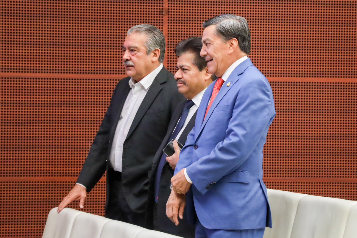 Nos encontramos en el Senado de la República en lo que será un día de trabajo muy productivo, con actividad en el Pleno y posteriormente encabezaré una Sesión Ordinaria de la Comisión de Educación. ¡Impulsamos la transformación de México y Michoacán!

#RecuperemosMichoacán