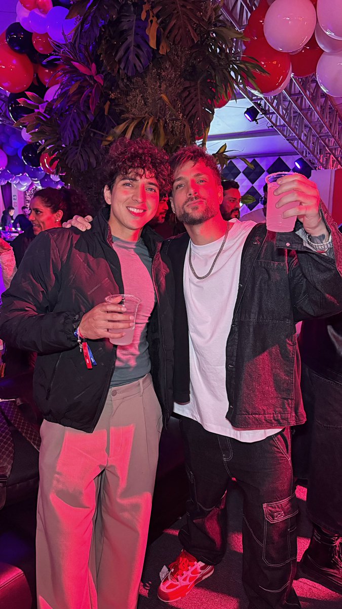 Salud amigo <a href="/NicolaPorcella/">Nicola Porcella</a>