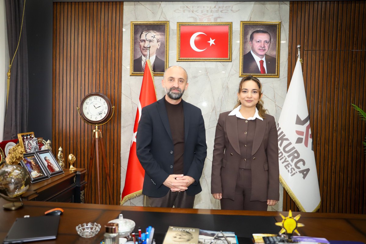 Ankara’ya tayini çıkan Çukurca Cumhuriyet Savcımız Sayın Cansu Karaca’ya ilçemize sunduğu kıymetli hizmetler, nezaketi ve görev süresi boyunca sergilediği örnek çalışma anlayışı için teşekkür ediyor; yeni görev yerinde de başarılarının devamını diliyoruz.