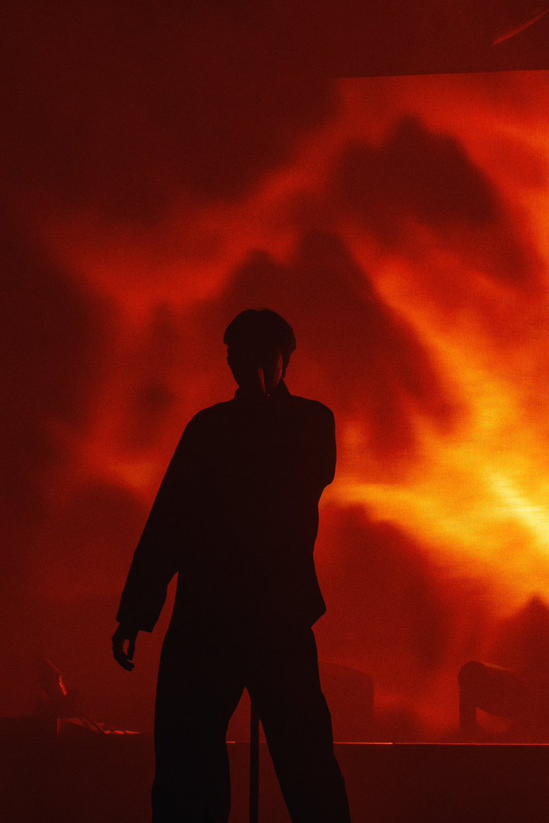 Some more Bad Omens pictures taken from the crowd during their London Alexandra Palace show 

👤