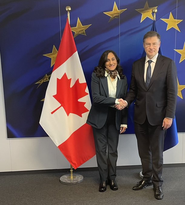 CanadaFP's tweet image. In Brussels, Minister Anand met with European Commissioner Valdis Dombrovskis to advance coordination on Ukraine’s reconstruction, strengthen #CanadaEU trade ties and deepen economic cooperation.