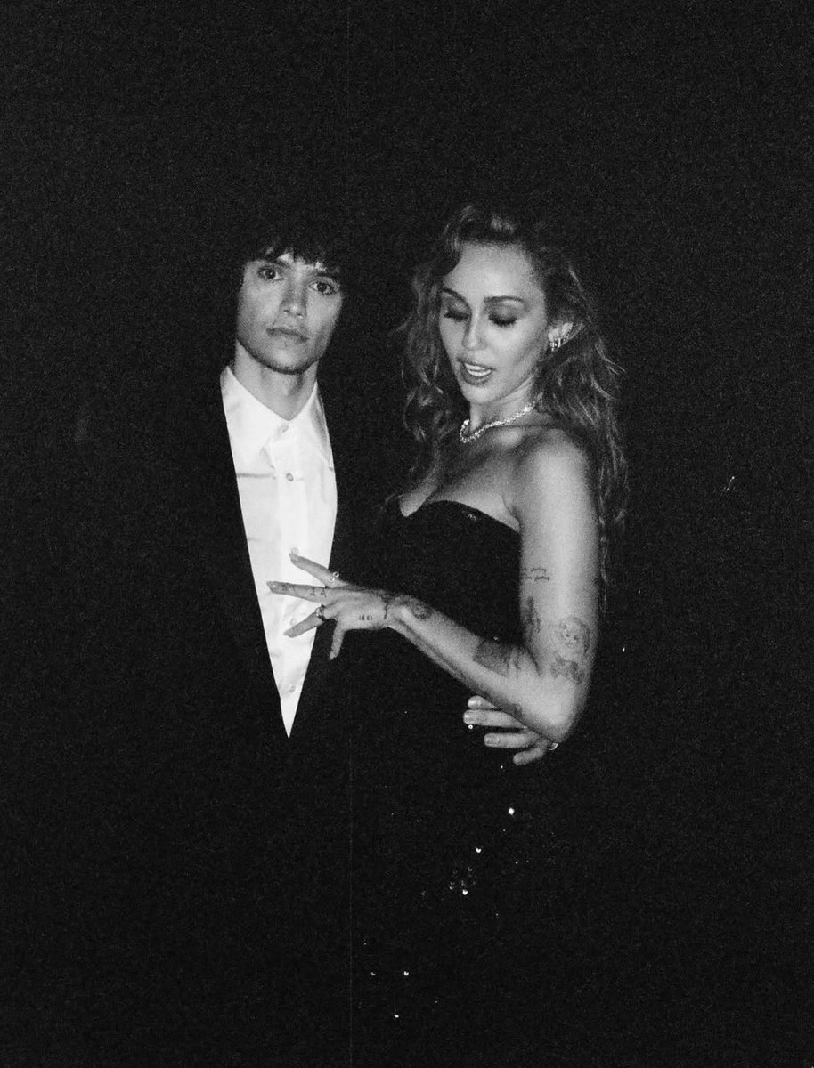 MILEY CYRUS AND HER FIANCÉ MAXX MORANDO 🖤💍