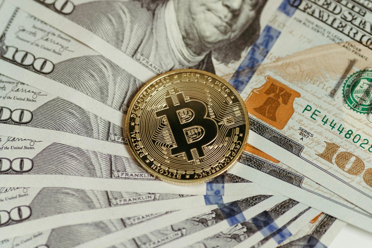 CoinMarketCap tweet media