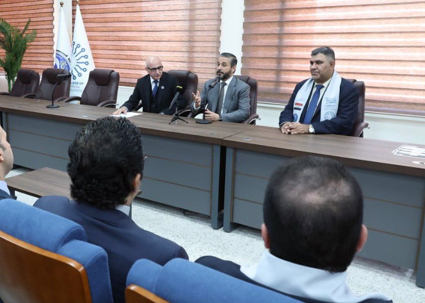 Drnaeemyasir's tweet photo. تفقدنا اليوم كليتي التميز والذكاء الاصطن��عي في جامعة بغداد، والتقينا طلبة المرحلة الأولى واستمعنا إلى طموحاتهم وانطباعاتهم الأكاديمية.
وسلمنا الهويات الجامعية الرقمية، وافتتحنا مختبر التطبيقات الذكية، دعمًا لبيئة الابتكار ومسارات التحول الرقمي في جامعاتنا. https://t.co/KQfqDF9MEh