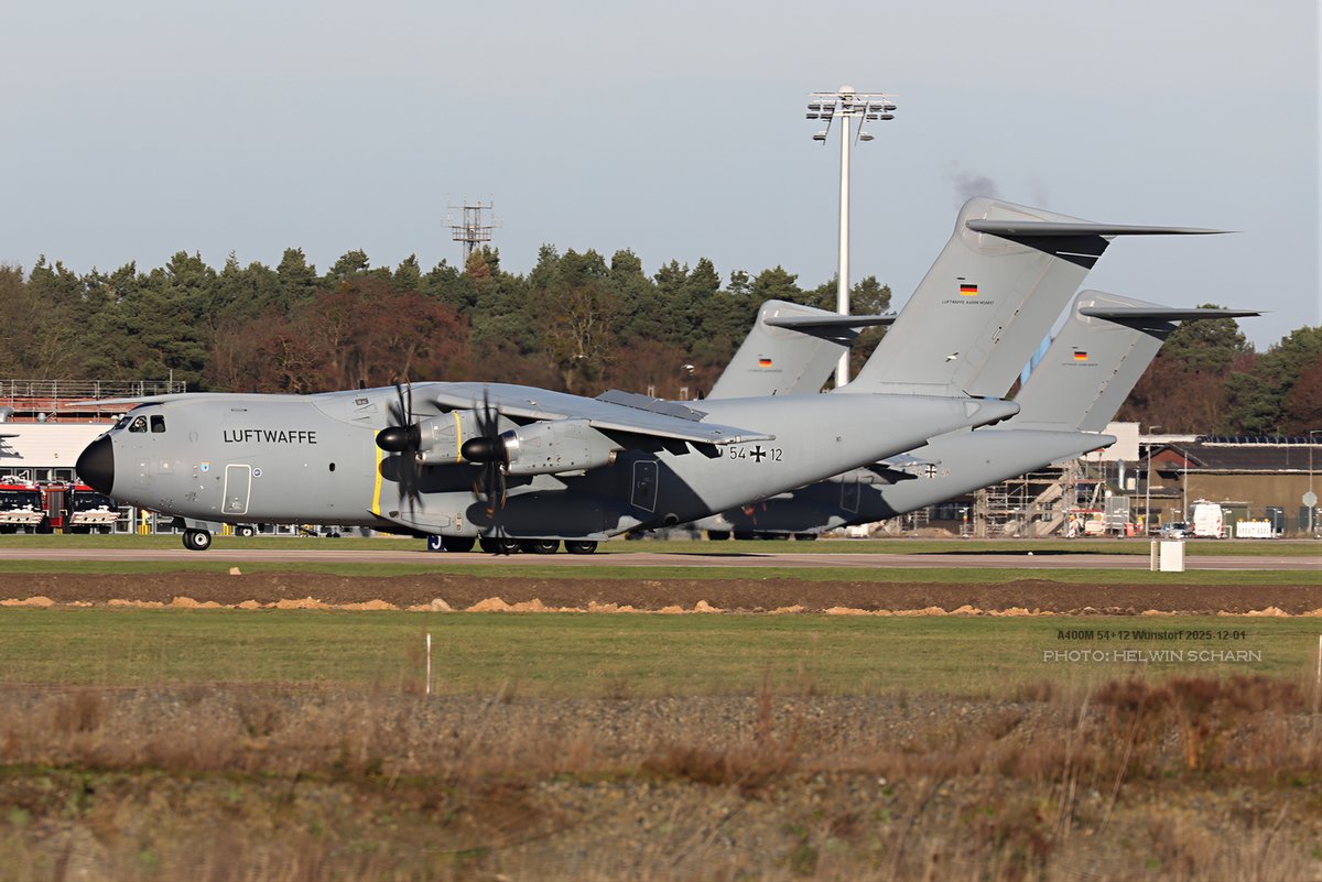 ScharnHelwin's tweet photo. Eigentlich nichts besonderes: 2 #A400M des #LTG62 landen gestern (1.12.25) auf ihrer Heimatbasis in #Wunstorf. Das Besondere: Sie haben die 2wöchige Übung #ConnectingSkies in #Neuseeland absolviert und kehrten nach einer Erdumrundung, Hin+Rückflug  jew. westwärts, nach 🇩🇪 zurück. https://t.co/krHJX9S3J3