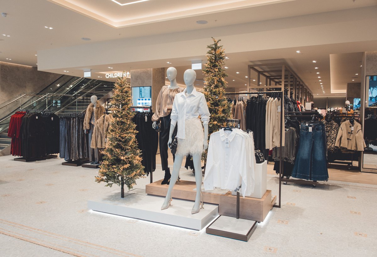 lifeat_next's tweet image. Say hello to our brand new #York #store, which has opened it's doors just in time for Christmas! 🎅 👏 #LetsTakeItOn