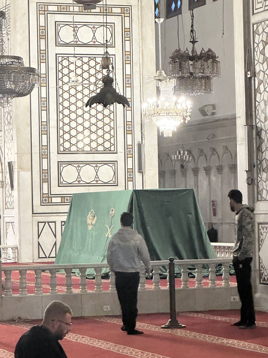 SHGaaaa2014's tweet image. الهدية السعودية للمسجد الأموي 
الجميع يترقب الكشف عن هذه الهدية التي سوف يُكشف عنها في ذكرى يوم التحرير .

🇸🇦 🇸🇾