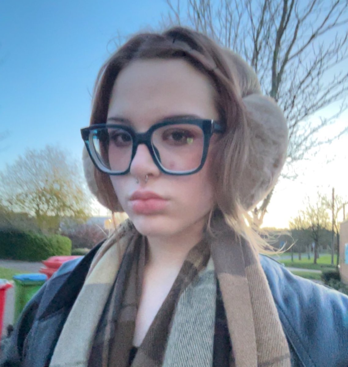 sprinklfarts's tweet image. hello #wlw #twitter.com #sillygoofygal #hi