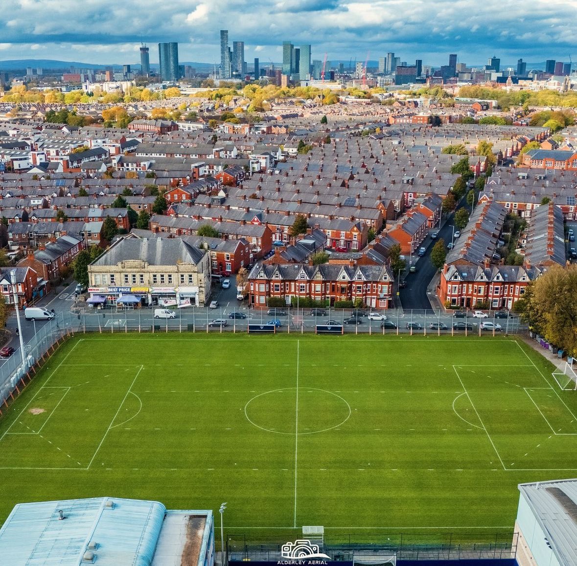 Manchester from Platt Lane

Manchester 

📸 | <a href="/Mrpmcfc/">Paul</a>