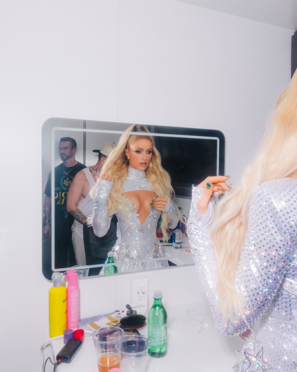 ParisHilton's tweet image. Last day to vote for me for Muse of the Year at the TikTok Awards ✨ Search “TikTok Awards” in the app or vote here: bit.ly/3KdZM8w
 💖 🥰 #TikTokAwards