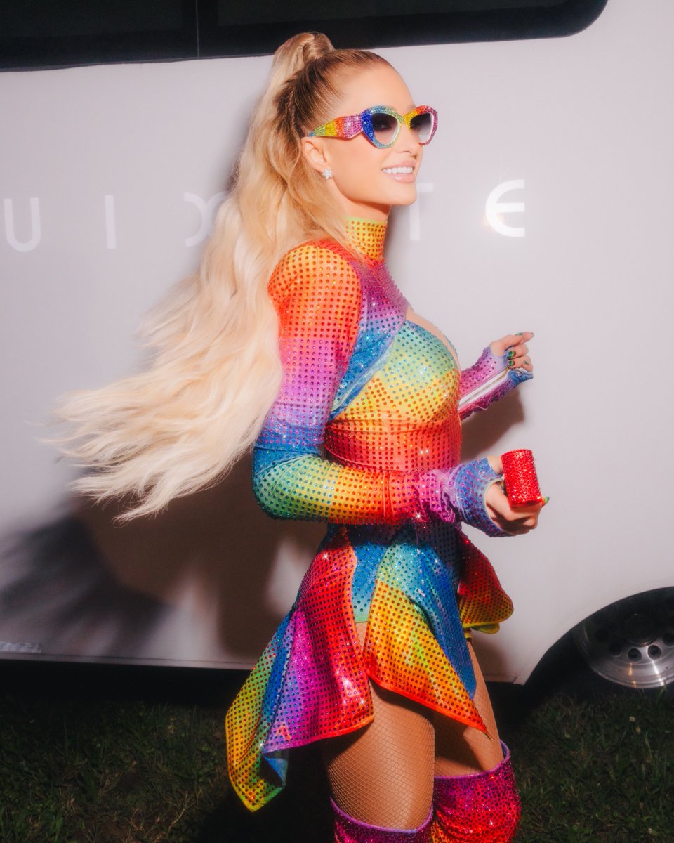 ParisHilton's tweet image. Last day to vote for me for Muse of the Year at the TikTok Awards ✨ Search “TikTok Awards” in the app or vote here: bit.ly/3KdZM8w
 💖 🥰 #TikTokAwards